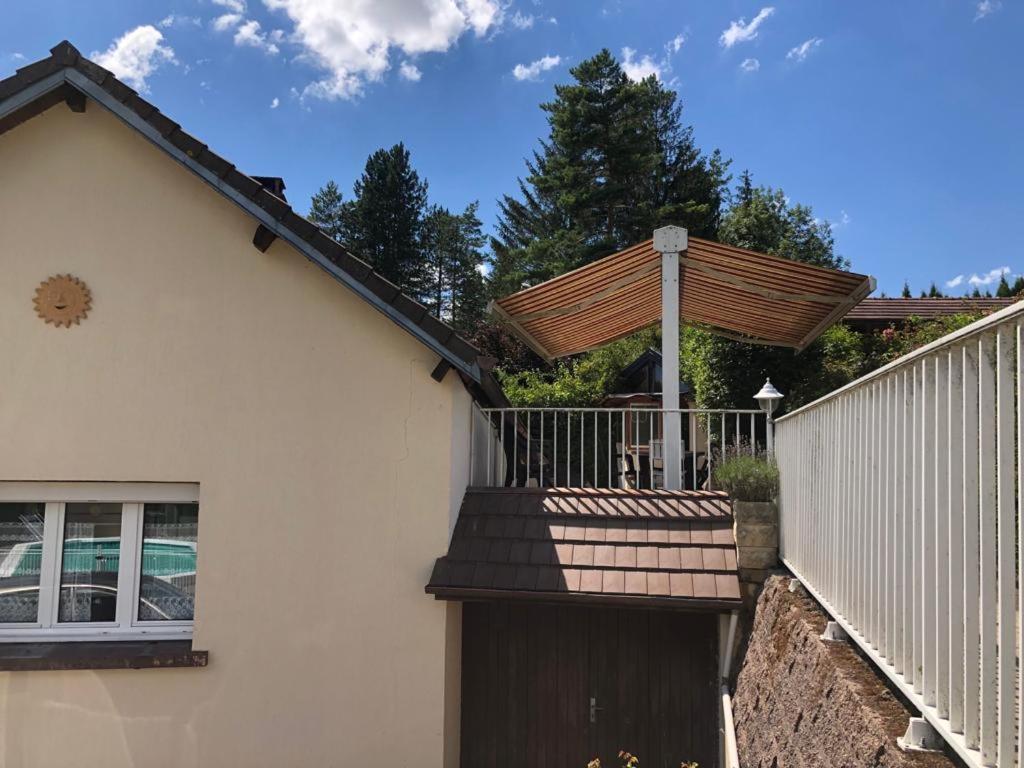 Maison/Gite Familial Dans Le Jura A 200M Du Lac Avec Piscine Privee Marigny  Buitenkant foto